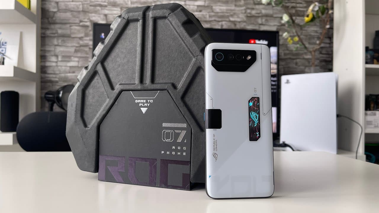 Asus ROG 7 Ultimate Phone: First Look